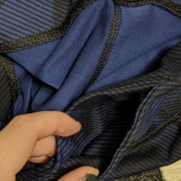 Old Navy Go-Dry Crop Black & Blue Striped Leggings | Size Small - Picture 7 of 8